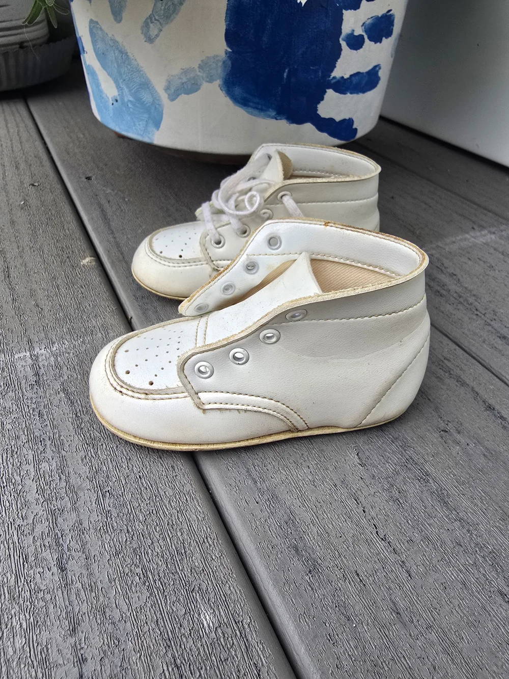 Vintage Sears Winnie-the-Pooh White Baby Walker Lace-Up Leather Shoes